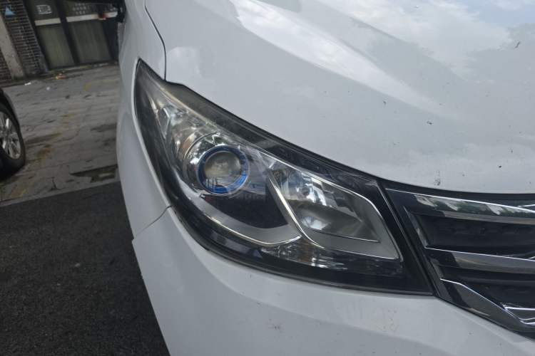 Used SAIC MAXUS G10 2019 PLUS 1.9T Manual Elite Edition Diesel China V Standard Right Front Headlight