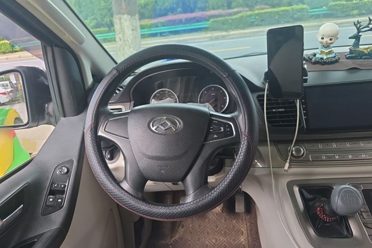 Used SAIC MAXUS G10 2019 PLUS 1.9T Manual Elite Edition Diesel China V Standard Steering Wheel