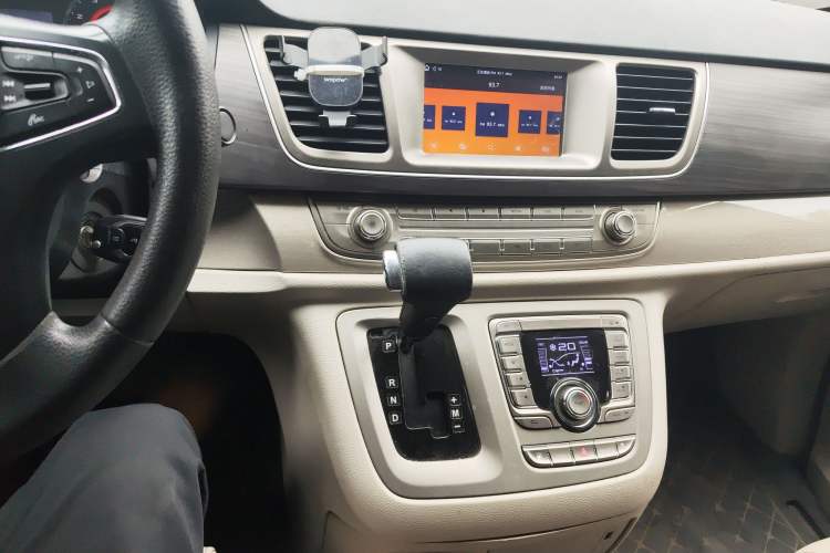 Used SAIC MAXUS G10 2019 PLUS 2.0T Automatic Elite Edition China V Standard Audio And AC Panel
