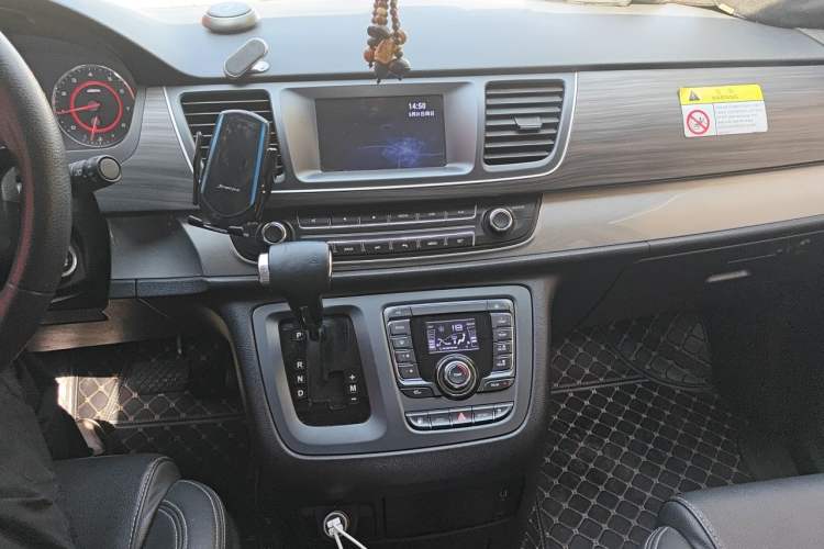 Used SAIC MAXUS G10 2019 PLUS 2.0T Automatic Elite Edition China VI Standard Audio And AC Panel