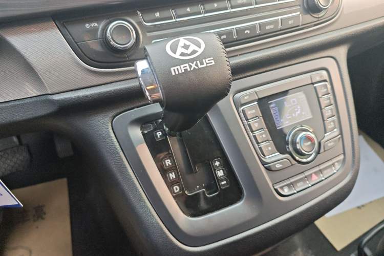 Used SAIC MAXUS G10 2019 Facelift PLUS 2.0T Automatic Elite Edition China VI Gear Lever