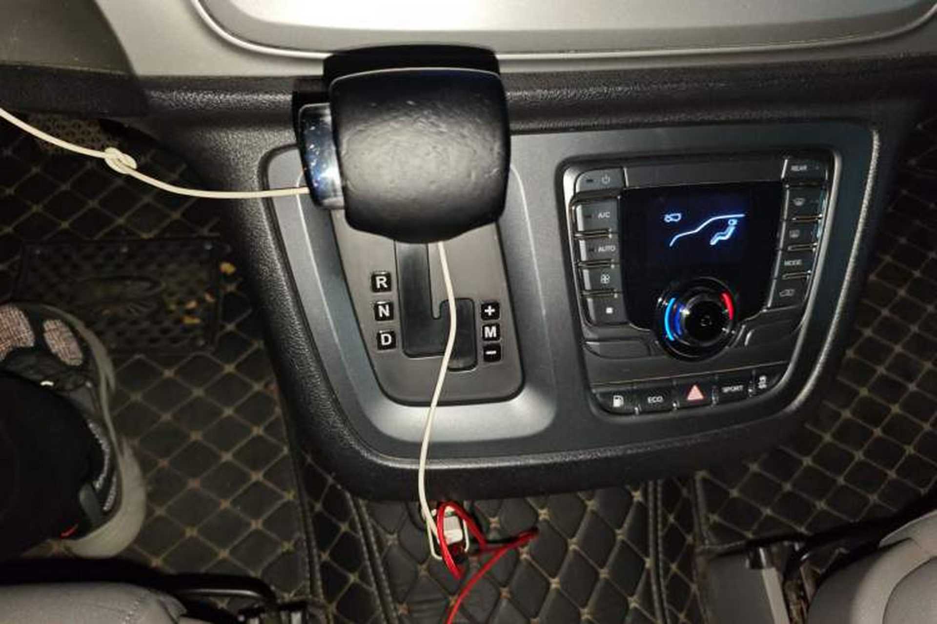 Used SAIC MAXUS G10 2019 Facelift PLUS 2.0T Automatic Smart Edition China VI Standard Gear Lever