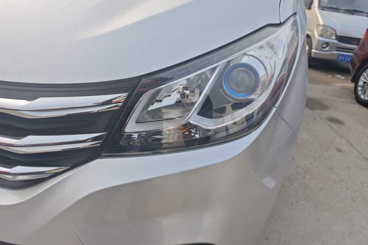 Used SAIC MAXUS G10 2019 Facelift PLUS 2.0T Automatic Elite Edition China VI Left Front Headlight
