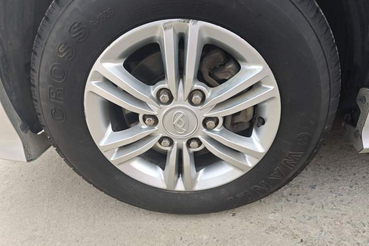 Used SAIC MAXUS G10 2019 Facelift PLUS 2.0T Automatic Elite Edition China VI Left Front Wheel Hub