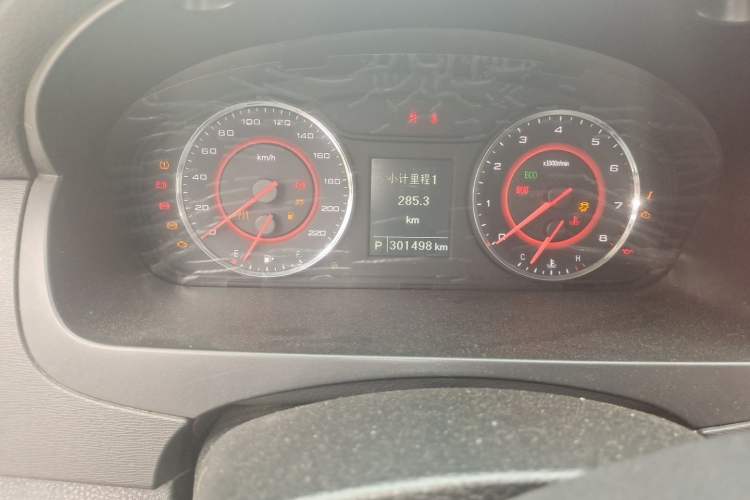 Used SAIC MAXUS G10 2019 PLUS 2.0T Automatic Elite Edition China V Standard Odometer Close Up