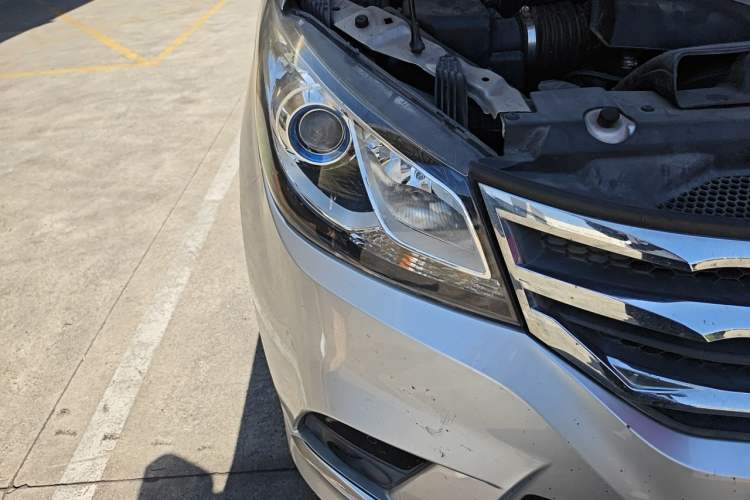 Used SAIC MAXUS G10 2019 PLUS 2.0T Automatic Elite Edition China VI Standard Right Front Headlight
