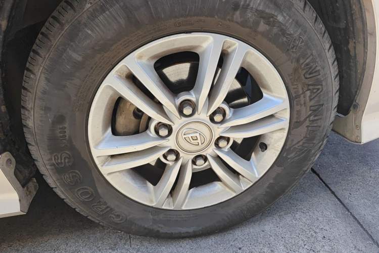 Used SAIC MAXUS G10 2019 PLUS 2.0T Automatic Elite Edition China VI Standard Right Front Wheel Hub