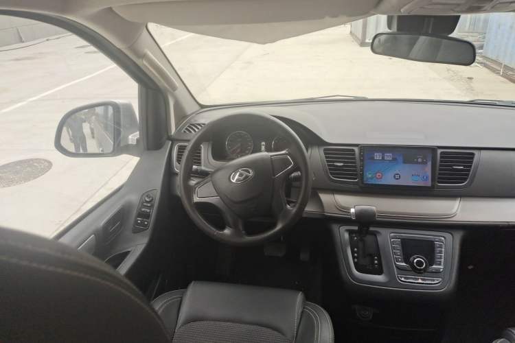 Used SAIC MAXUS G10 2019 PLUS 2.0T Automatic Elite Edition China V Standard Steering Wheel