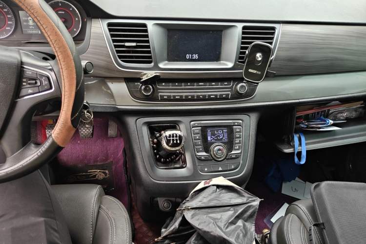 Used SAIC MAXUS G10 2019 Facelift PLUS 1.9T Manual Elite Edition Diesel China V Standard Audio And AC Panel