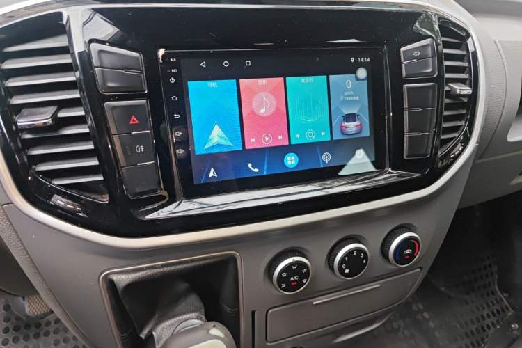 Used SAIC MAXUS G10 2019 PLUS 2.0T Manual Smart Edition China V Standard Audio And AC Panel