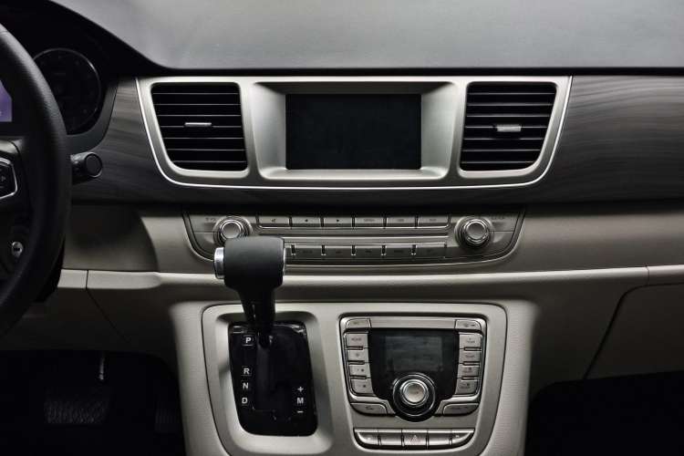 Used SAIC MAXUS G10 2019 PLUS 2.0T Automatic Elite Edition China V Standard Audio And AC Panel