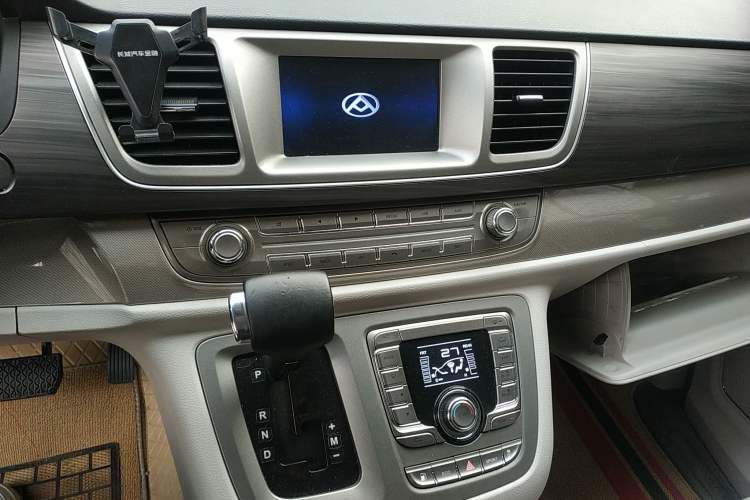 Used SAIC MAXUS G10 2019 Facelift PLUS 2.0T Automatic Elite Edition China VI Audio And AC Panel