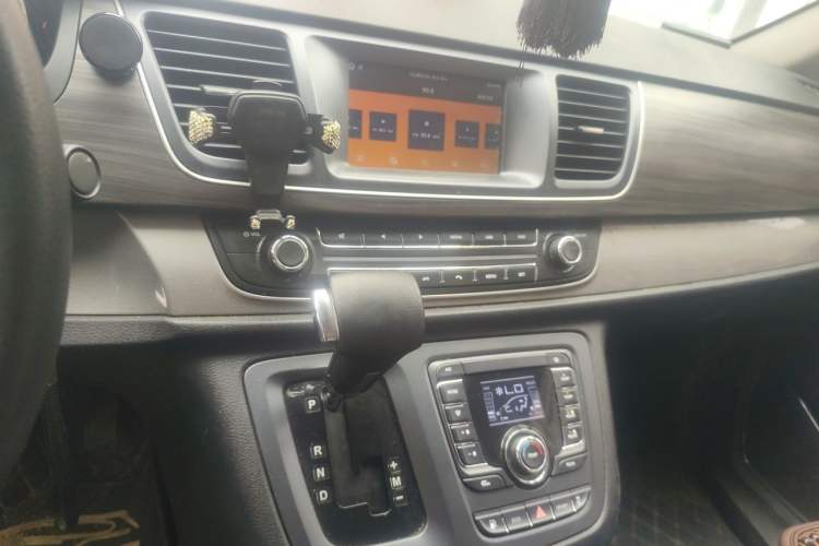Used SAIC MAXUS G10 2019 PLUS 2.0T Automatic Elite Edition China V Standard Audio And AC Panel