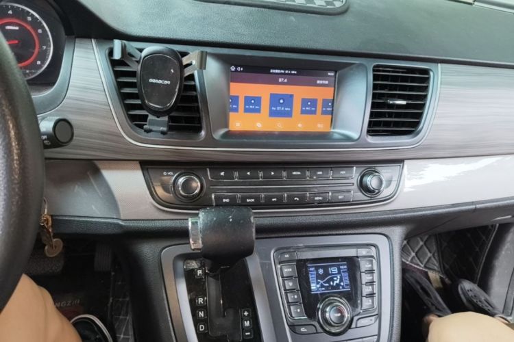 Used SAIC MAXUS G10 2019 Facelift PLUS 2.0T Automatic Elite Edition China VI Audio And AC Panel