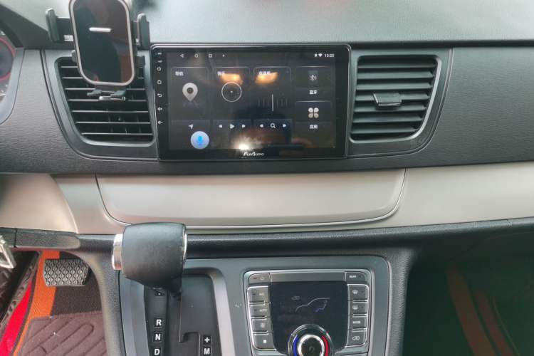 Used SAIC MAXUS G10 2019 Facelift PLUS 2.0T Automatic Smart Edition China VI Standard Audio And AC Panel