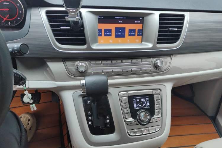 Used SAIC MAXUS G10 2019 PLUS 2.0T Automatic Elite Edition China VI Standard Audio And AC Panel