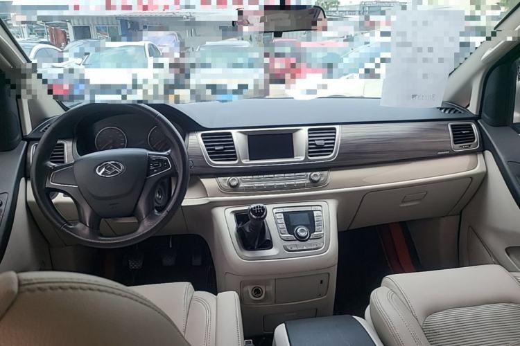 Used SAIC MAXUS G10 2019 PLUS 1.9T Manual Elite Edition Diesel China V Standard Center Console