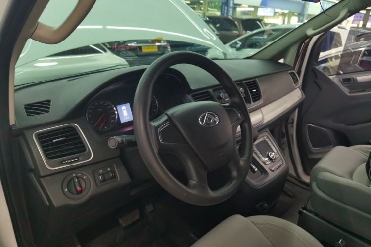 Used SAIC MAXUS G10 2019 Facelift PLUS 2.0T Automatic Smart Edition China VI Standard Center Console