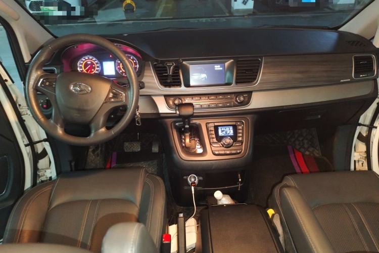 Used SAIC MAXUS G10 2019 Facelift PLUS 2.0T Automatic Elite Edition China VI Center Console