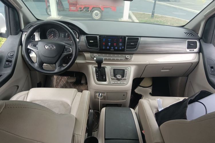 Used SAIC MAXUS G10 2019 PLUS 2.0T Automatic Elite Edition China VI Standard Center Console