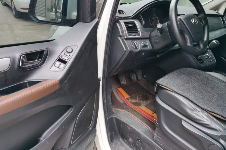 Used SAIC MAXUS G10 2019 PLUS 1.9T Manual Elite Edition Diesel China V Standard Driver Seat