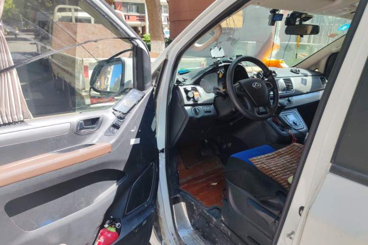 Used SAIC MAXUS G10 2019 PLUS 2.0T Automatic Smart Edition China V Standard Driver Seat
