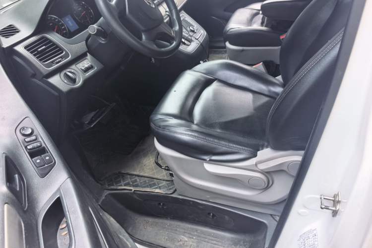Used SAIC MAXUS G10 2019 PLUS 2.0T Automatic Smart Edition China V Standard Driver Seat