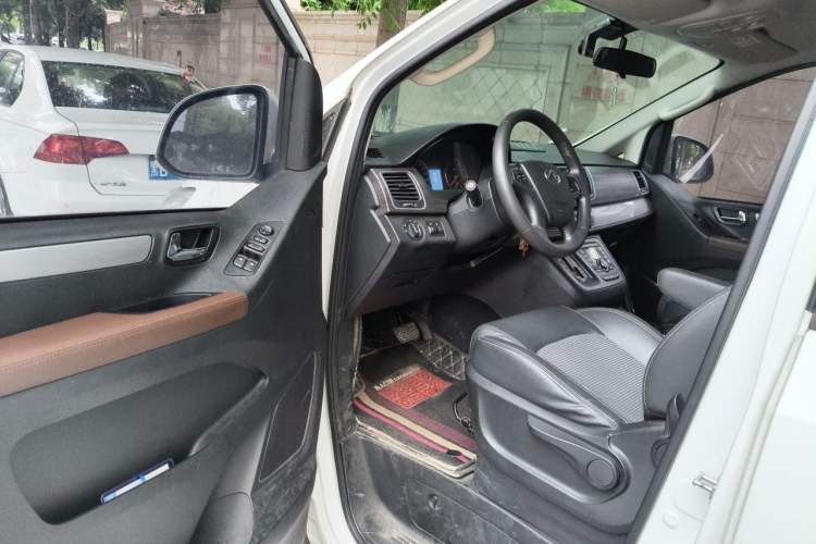 Used SAIC MAXUS G10 2019 Facelift PLUS 2.0T Automatic Elite Edition China VI Driver Seat