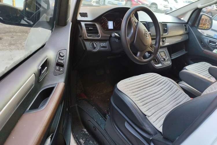 Used SAIC MAXUS G10 2019 Facelift PLUS 2.0T Automatic Elite Edition China VI Driver Seat