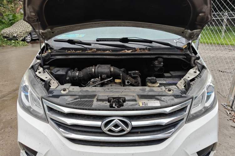 Used SAIC MAXUS G10 2019 Facelift PLUS 1.9T Manual Elite Edition Diesel China V Standard Engine Bay