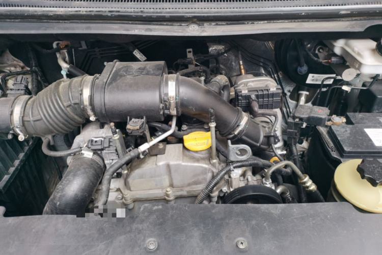Used SAIC MAXUS G10 2019 PLUS 1.9T Manual Elite Edition Diesel China V Standard Engine Bay