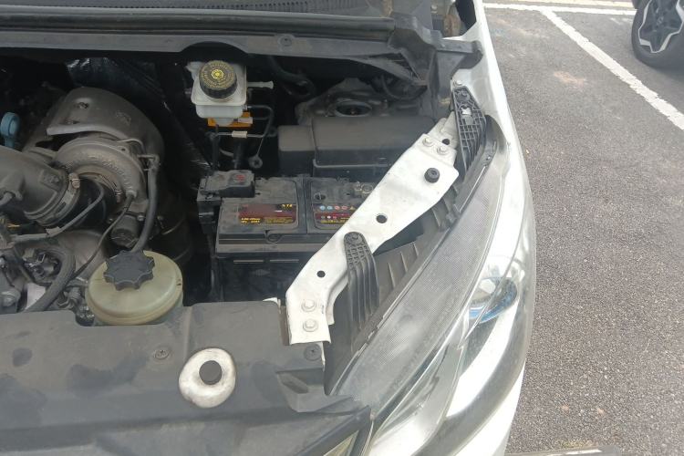 Used SAIC MAXUS G10 2019 PLUS 2.0T Automatic Elite Edition China VI Standard Engine Bay Left