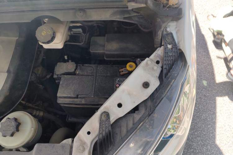 Used SAIC MAXUS G10 2019 PLUS 2.0T Automatic Smart Edition China V Standard Engine Bay Left
