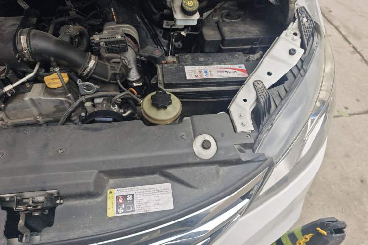 Used SAIC MAXUS G10 2019 PLUS 1.9T Manual Elite Edition Diesel China V Standard Engine Bay Left