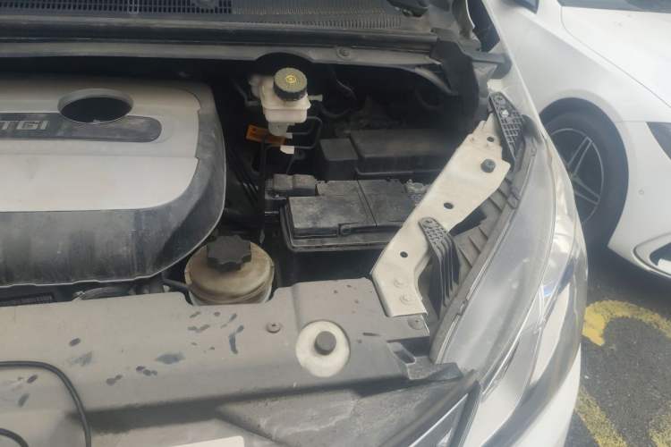 Used SAIC MAXUS G10 2019 PLUS 2.0T Automatic Elite Edition China V Standard Engine Bay Left