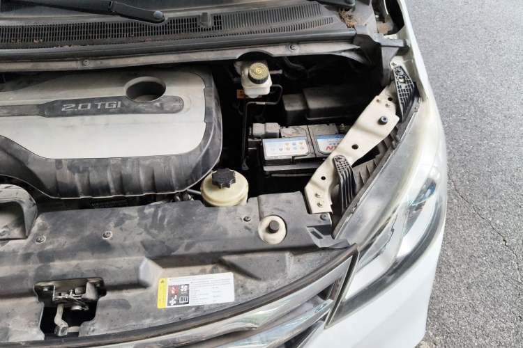 Used SAIC MAXUS G10 2019 Facelift PLUS 2.0T Automatic Elite Edition China VI Engine Bay Left