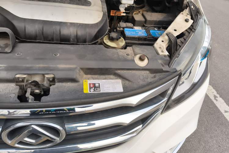 Used SAIC MAXUS G10 2019 Facelift PLUS 2.0T Automatic Elite Edition China VI Engine Bay Left