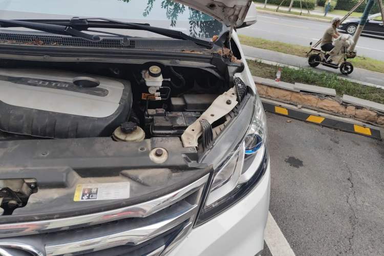 Used SAIC MAXUS G10 2019 PLUS 2.0T Automatic Elite Edition China VI Standard Engine Bay Left