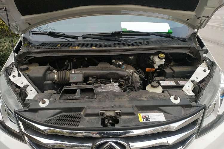 Used SAIC MAXUS G10 2019 Facelift PLUS 2.0T Automatic Elite Edition China VI Engine Bay