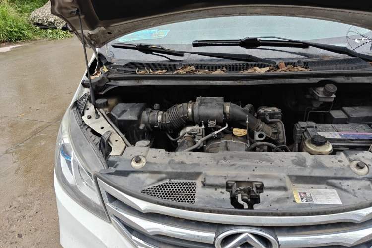 Used SAIC MAXUS G10 2019 Facelift PLUS 1.9T Manual Elite Edition Diesel China V Standard Engine Bay Right