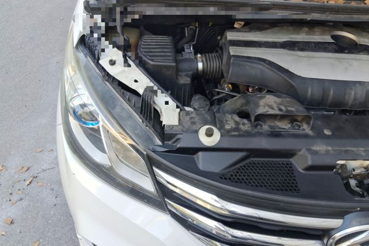 Used SAIC MAXUS G10 2019 Facelift PLUS 2.0T Automatic Elite Edition China VI Engine Bay Right