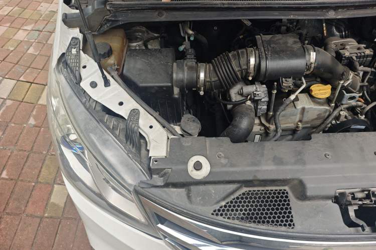Used SAIC MAXUS G10 2019 PLUS 1.9T Manual Elite Edition Diesel China V Standard Engine Bay Right