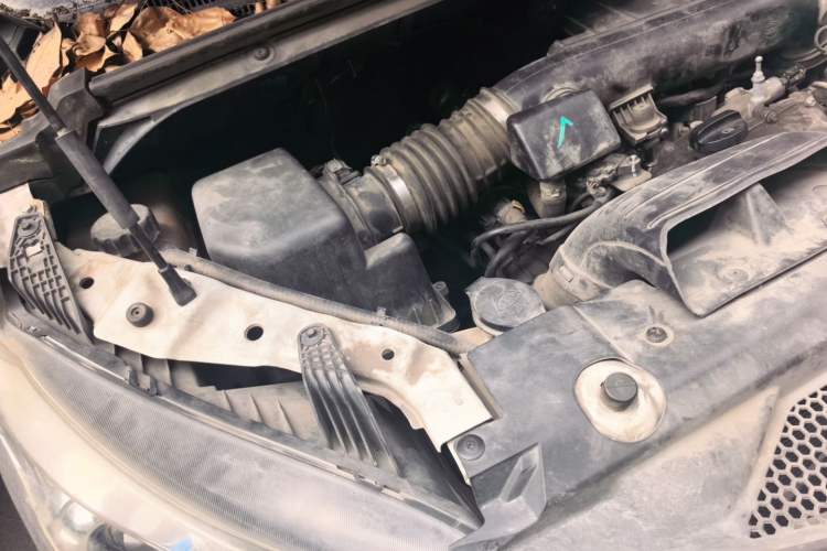 Used SAIC MAXUS G10 2019 PLUS 2.0T Automatic Smart Edition China V Standard Engine Bay Right
