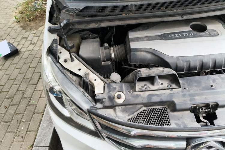 Used SAIC MAXUS G10 2019 Facelift PLUS 2.0T Automatic Elite Edition China VI Engine Bay Right