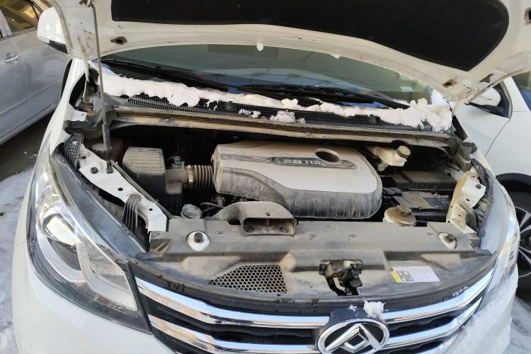 Used SAIC MAXUS G10 2019 Facelift PLUS 2.0T Automatic Elite Edition China VI Engine Bay Right