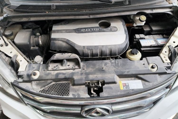 Used SAIC MAXUS G10 2019 Facelift PLUS 2.0T Automatic Elite Edition China VI Engine Bay