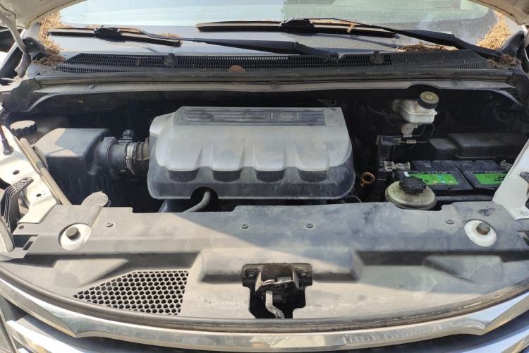 Used SAIC MAXUS G10 2019 PLUS 1.9T Manual Elite Edition Diesel China V Standard Engine Bay