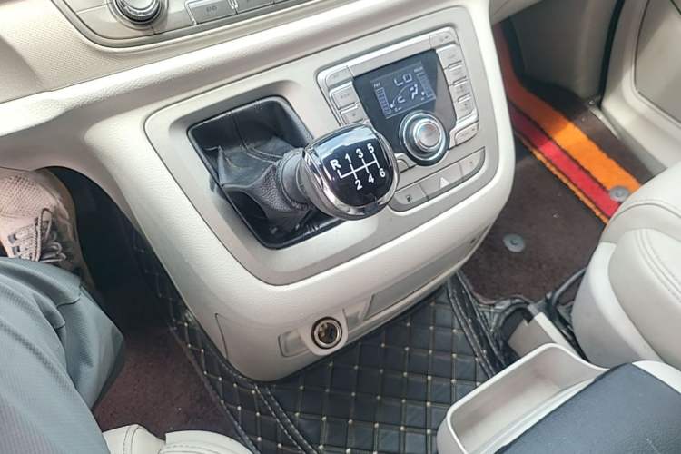 Used SAIC MAXUS G10 2019 PLUS 1.9T Manual Elite Edition Diesel China V Standard Gear Lever