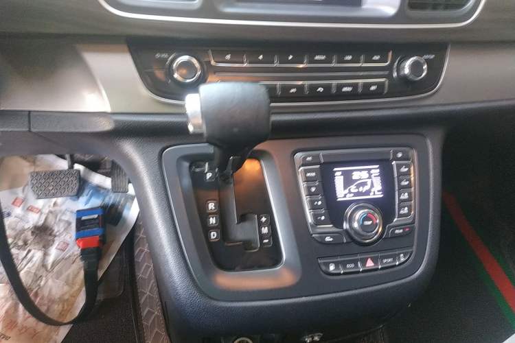 Used SAIC MAXUS G10 2019 Facelift PLUS 2.0T Automatic Elite Edition China VI Gear Lever