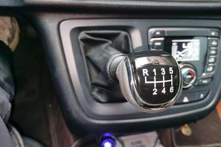 Used SAIC MAXUS G10 2019 PLUS 1.9T Manual Elite Edition Diesel China V Standard Gear Lever